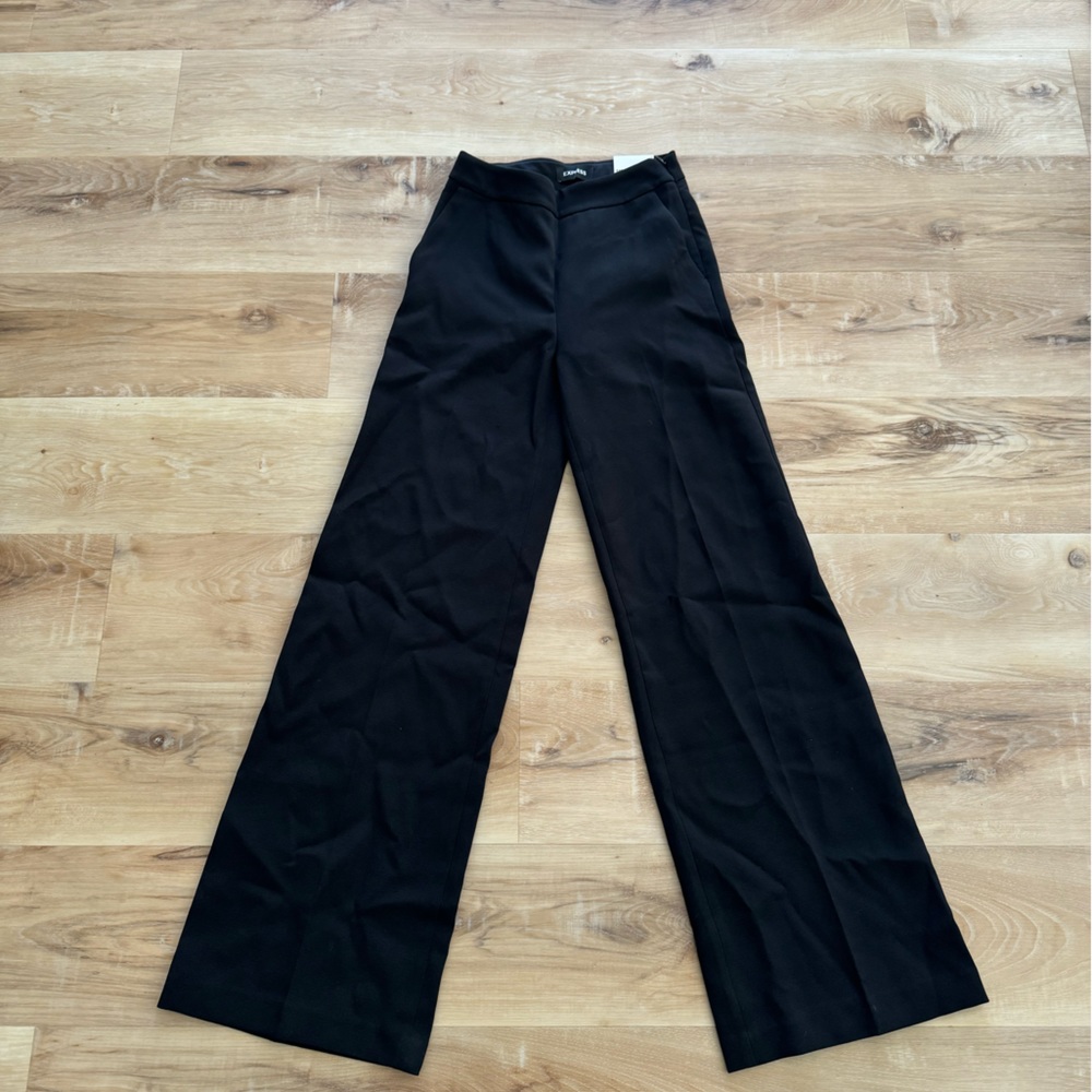 NWT Express Wide Leg High Rise 00R